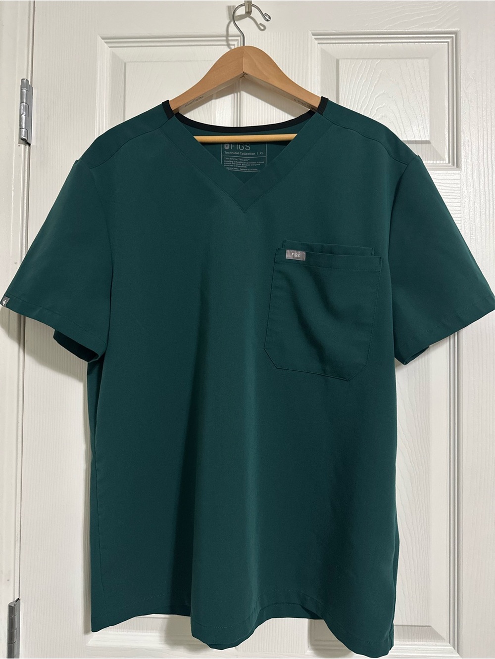 FIGS Men’s V-Neck Scrub Top in Deep Green